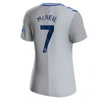 Camisa de Futebol Everton Dwight McNeil #7 Equipamento Alternativo Mulheres 2023-24 Manga Curta